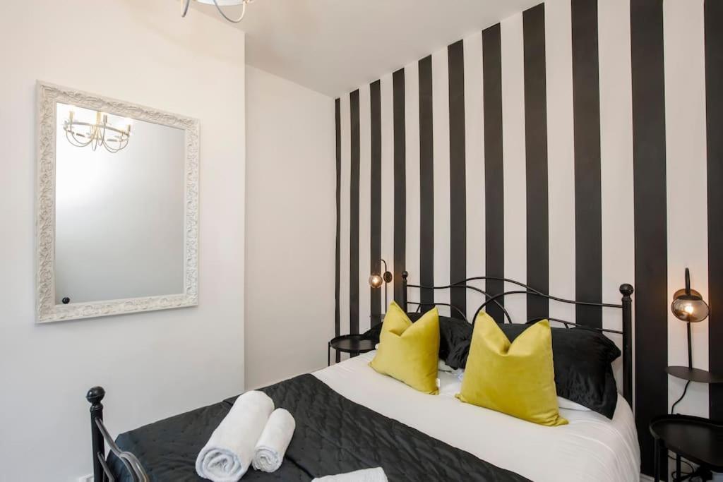 The Milton - Stylish Terraced Villa ยอร์ค ภายนอก รูปภาพ