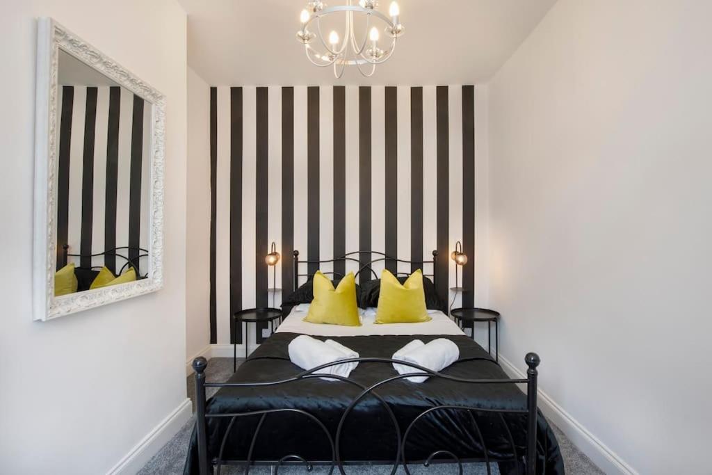 The Milton - Stylish Terraced Villa ยอร์ค ภายนอก รูปภาพ