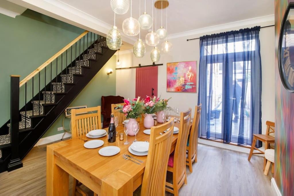The Milton - Stylish Terraced Villa ยอร์ค ภายนอก รูปภาพ